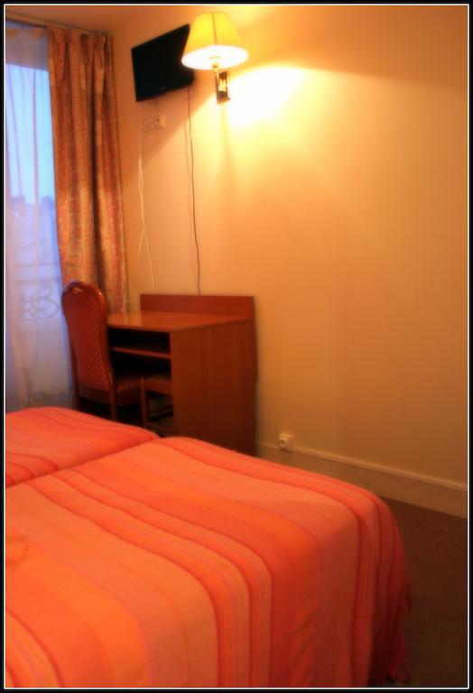 Hotel Pax 18e Paris