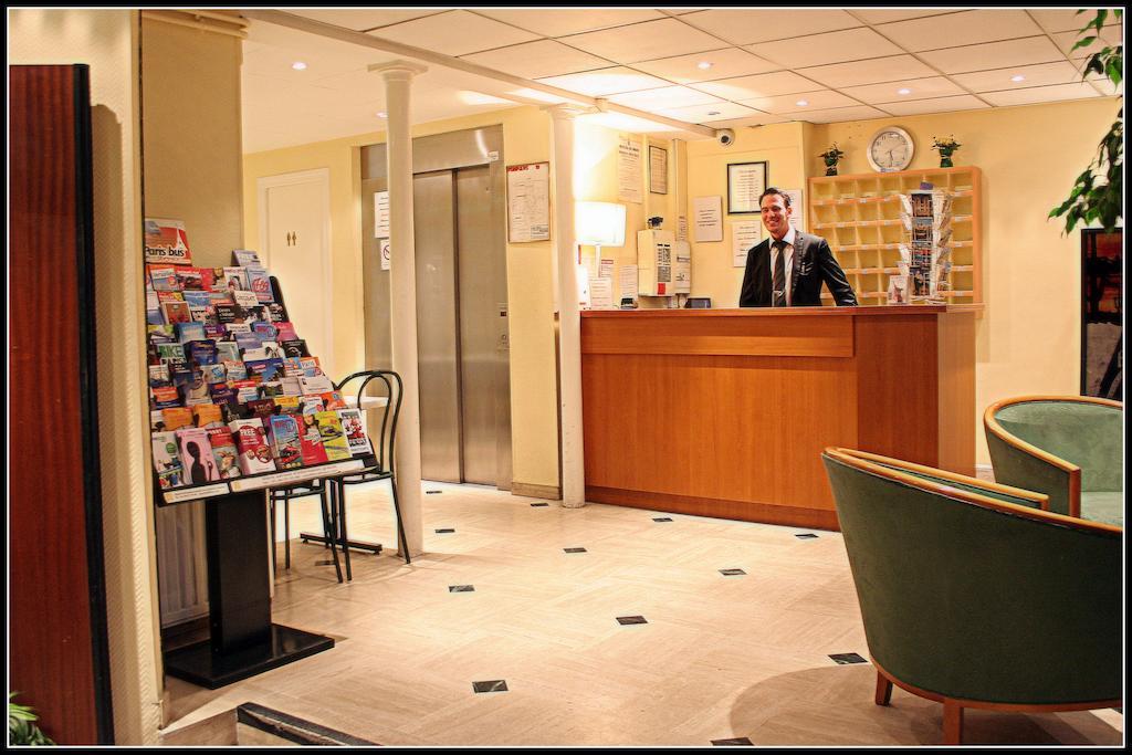 Hotel Pax 18e Paris