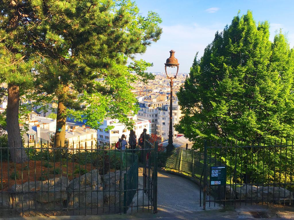 Bed & Breakfast Montmartre Romantic, - *