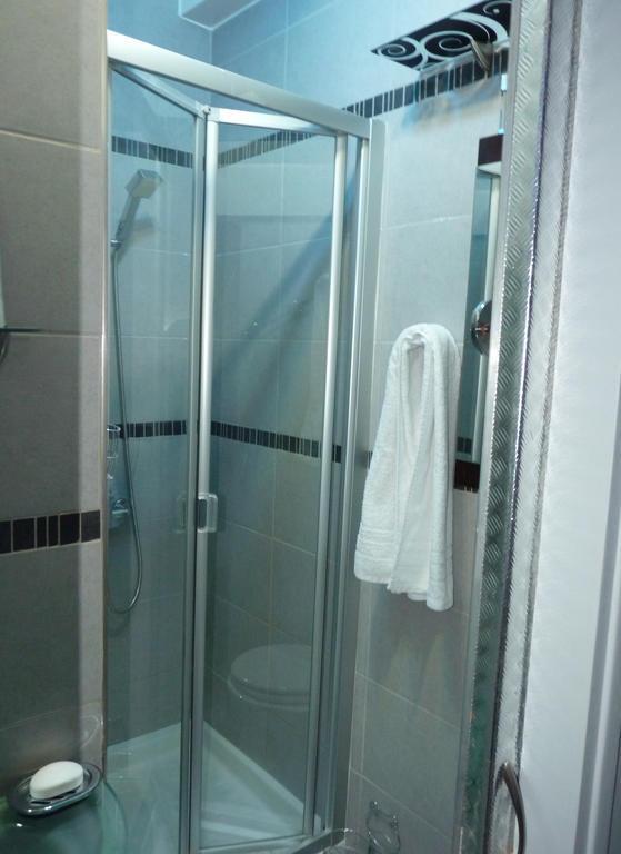 Apartment The Studio Champs Elysees Paris