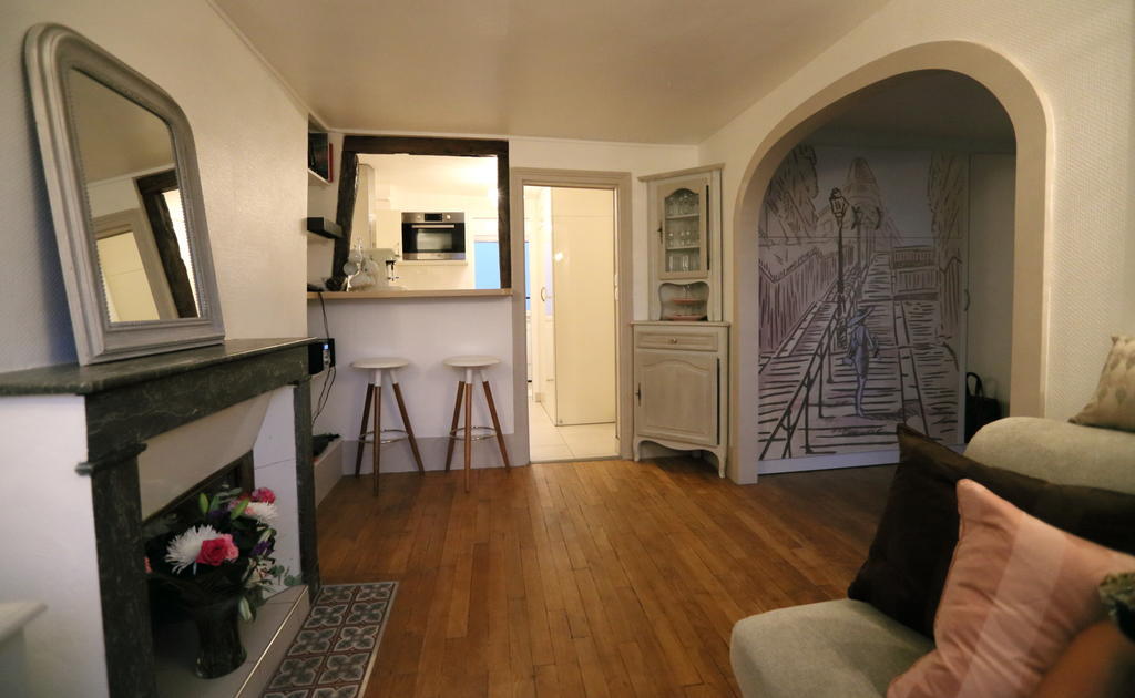 Apartment Moulin Rouge Backstage Paris