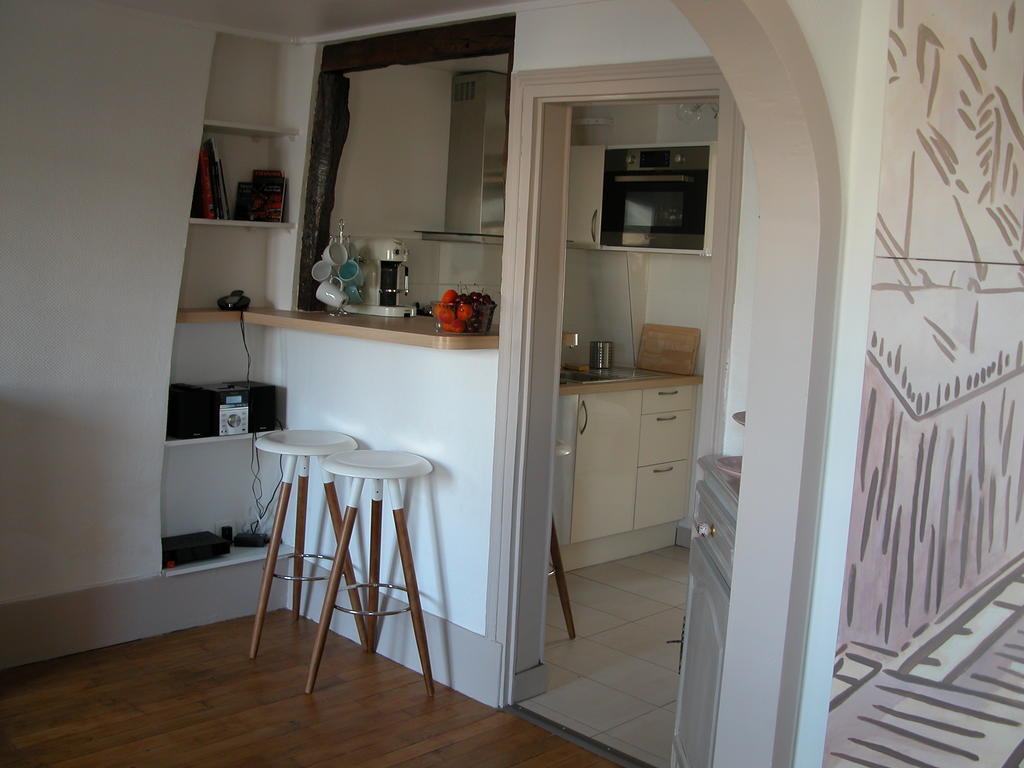 Apartment Moulin Rouge Backstage Paris
