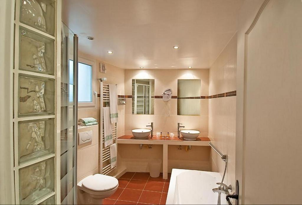 L'ouest Hotel Paris