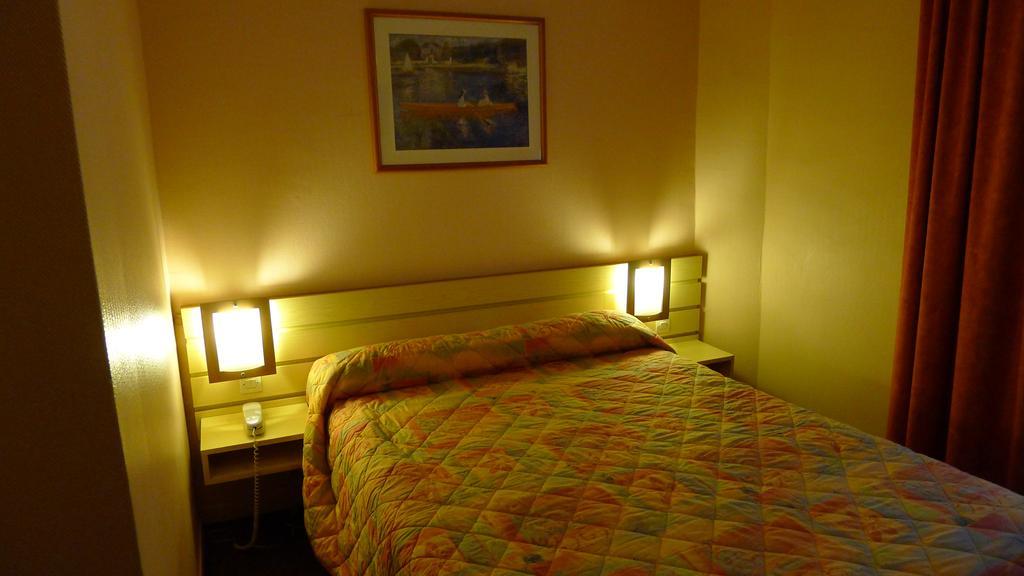Hotel Le Pigalle Paris