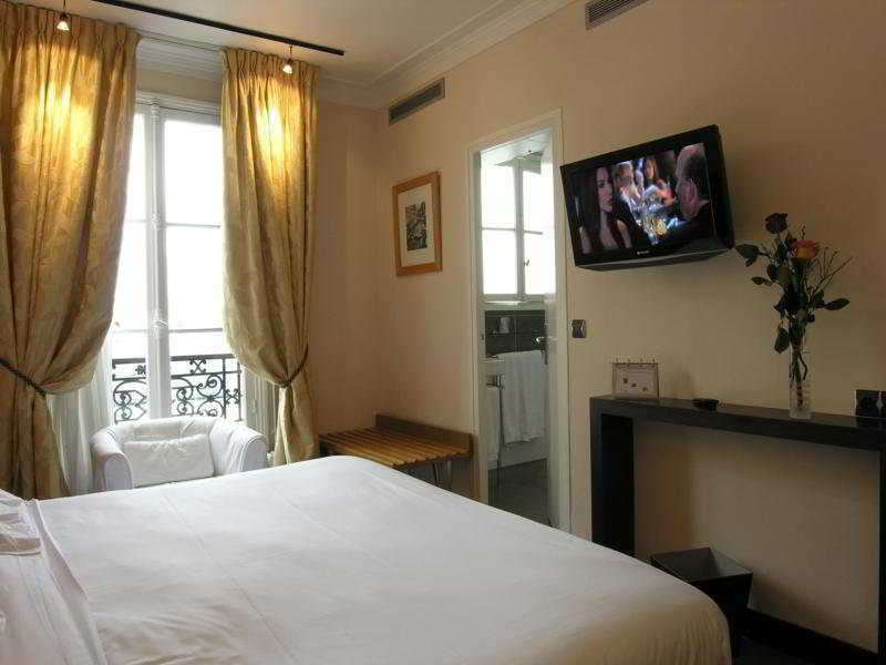 Hotel Nude 4*
