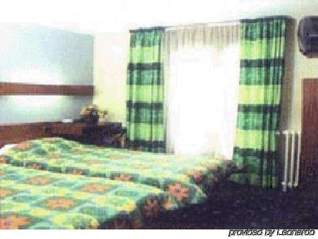 Hotel Hipotel Pere-lachaise Republique 3*
