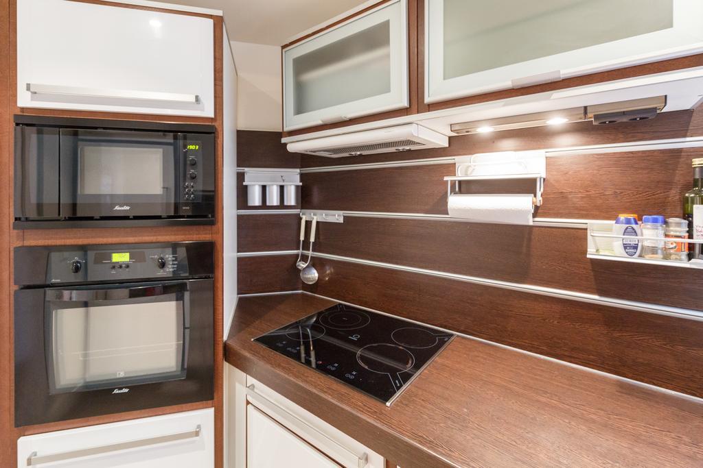 Apartment Rue Le Marois Paris