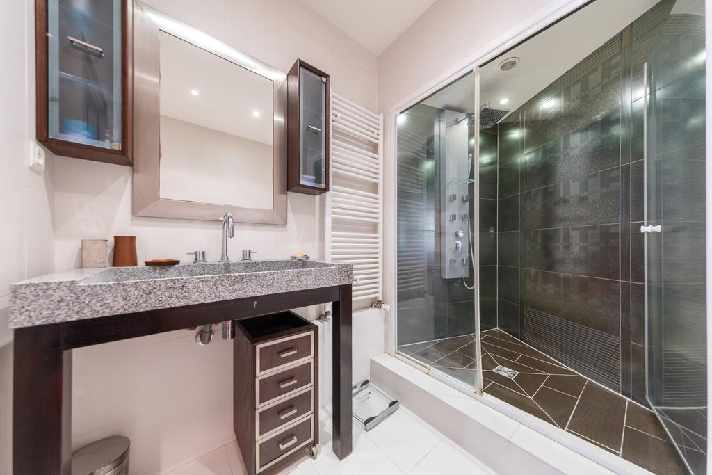 Apartment Rue Le Marois Paris