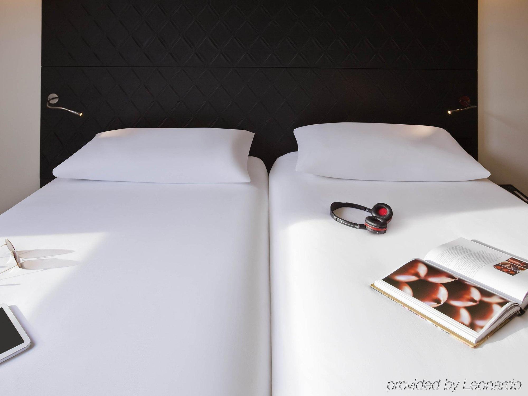 Ibis Styles Buttes Chaumont Paris