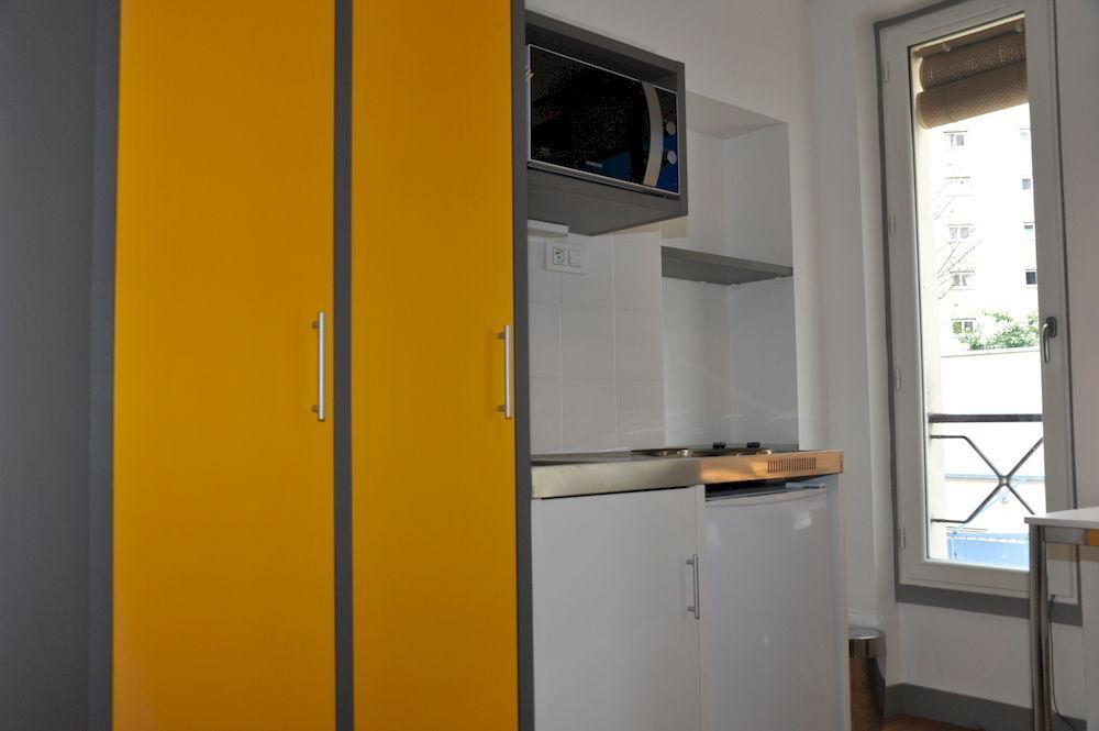 De La Mare 3*