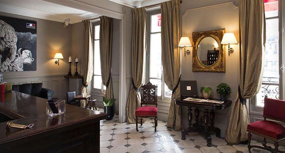 De La Porte Doree Hotel