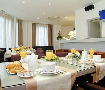 Du Parc Saint Charles 2* Paris