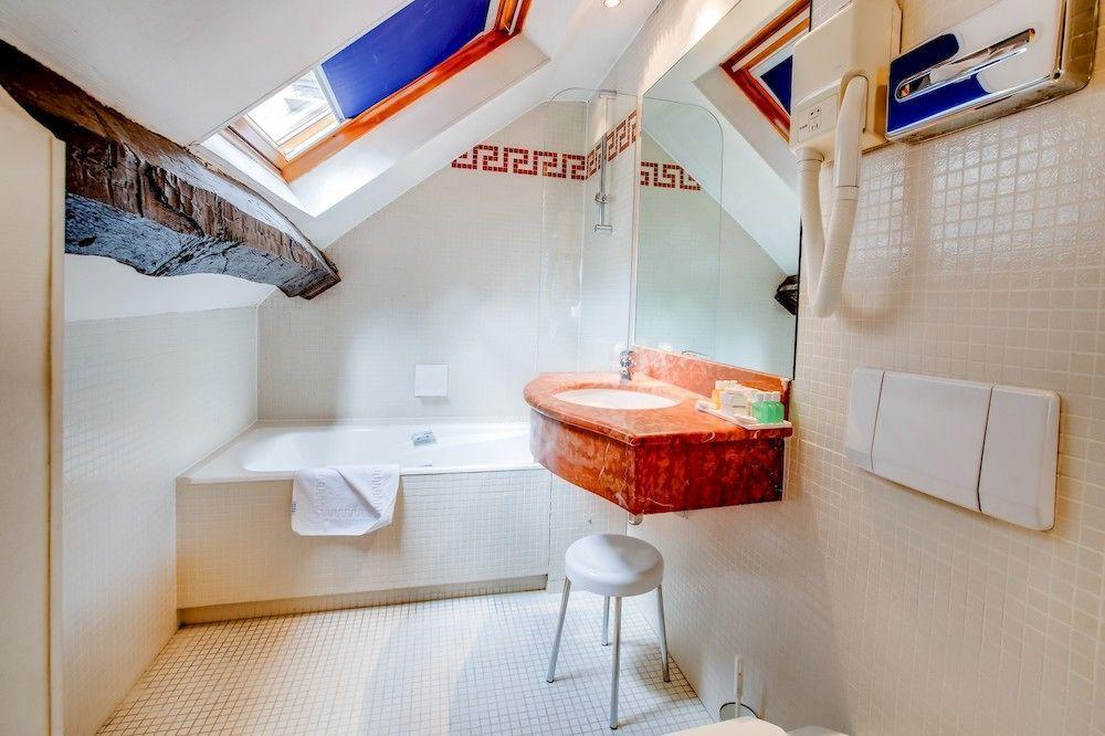 Crystal Hotel Paris