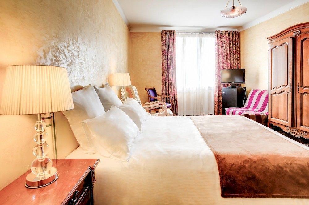Crystal Hotel Paris
