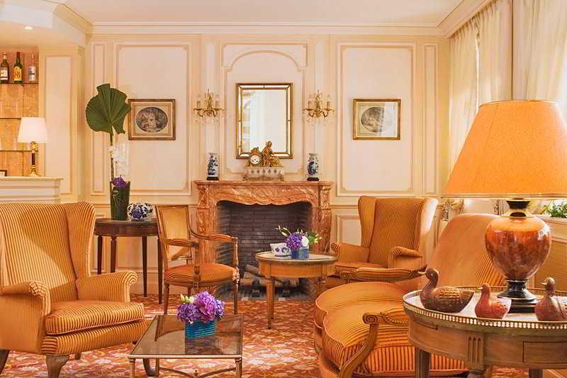 Mayflower Hotel 3*