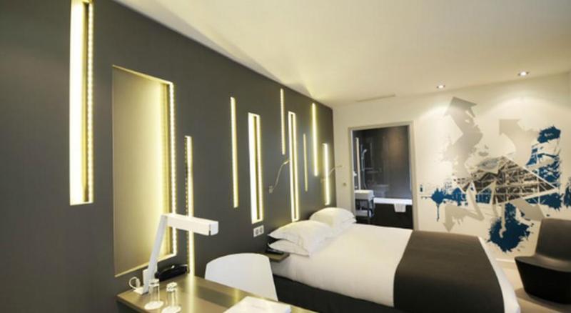 Arc De Triomphe Etoile Hotel 4*