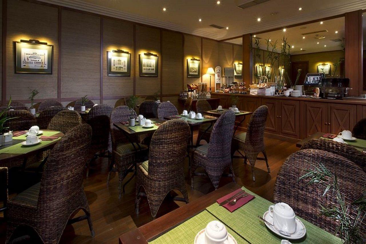 Le Pierre Paris