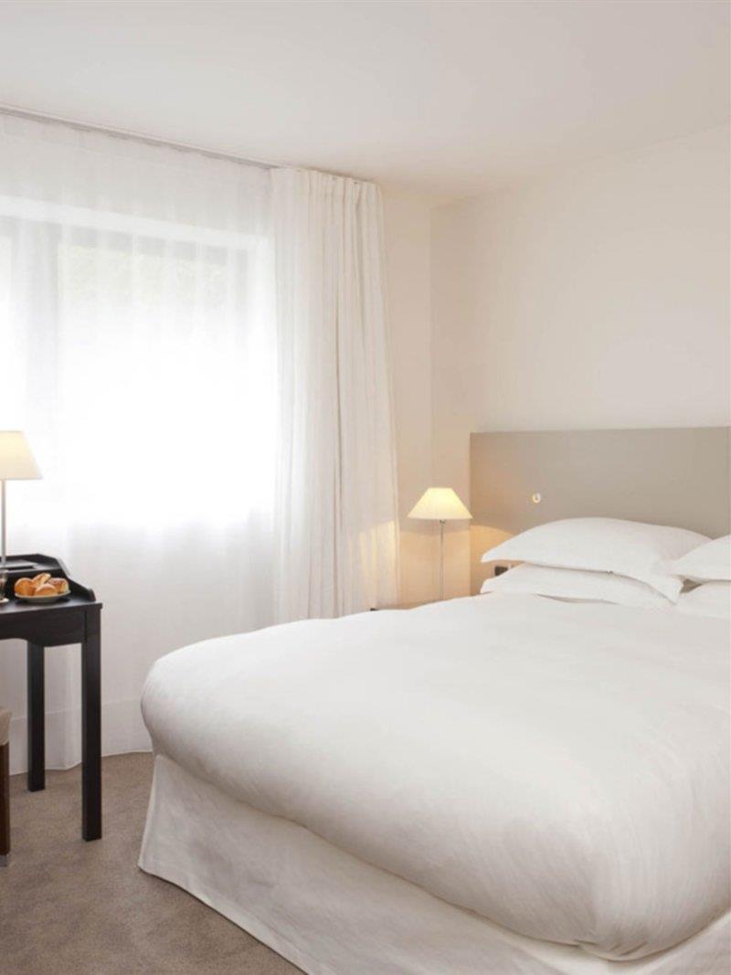 Hotel La Maison Champs Elysées Paris