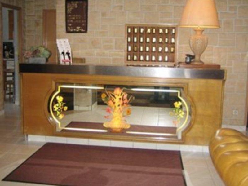 Hotel Hipotel Buttes Chaumont Belleville 3*