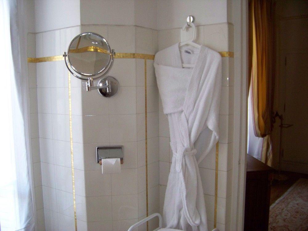 Hotel Du Rond-point Des Champs-elysees - Esprit De France