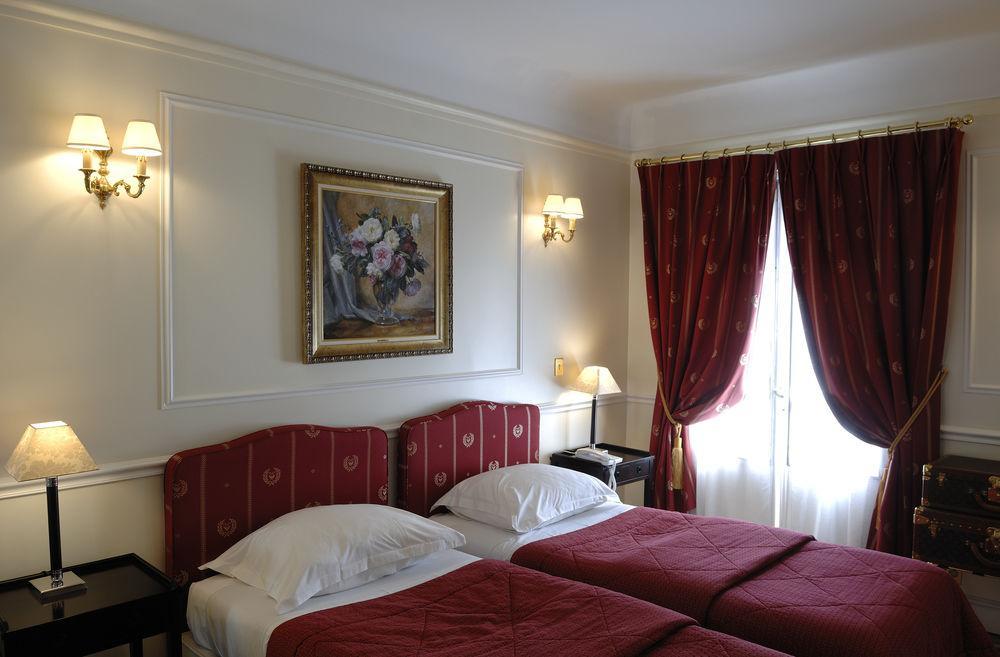 Hotel Du Rond-point Des Champs-elysees - Esprit De France 4*