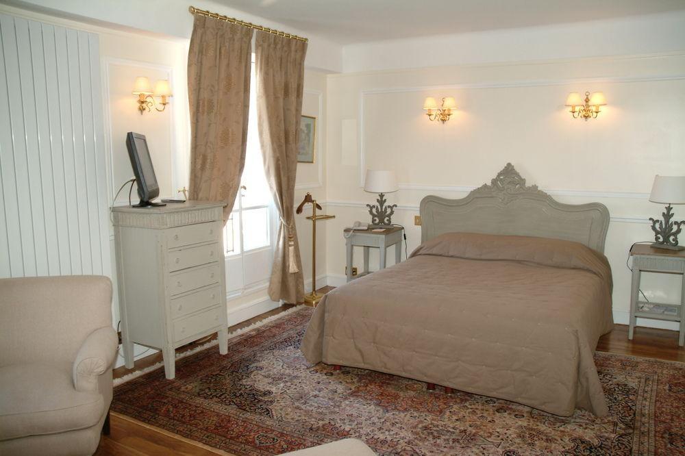 Hotel Du Rond-point Des Champs-elysees - Esprit De France