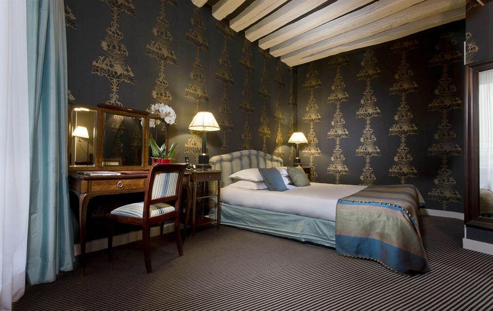 Hotel Des Arts 3*