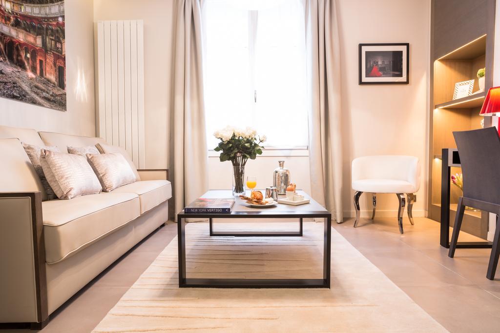 Roi De Sicile - Rivoli -- Luxury