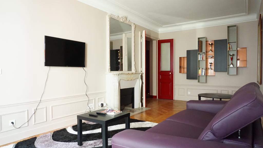Apartment Rue Poncelet - 17 *