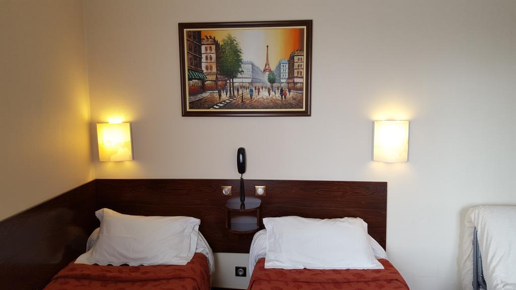 Les Deux Gares Hotel