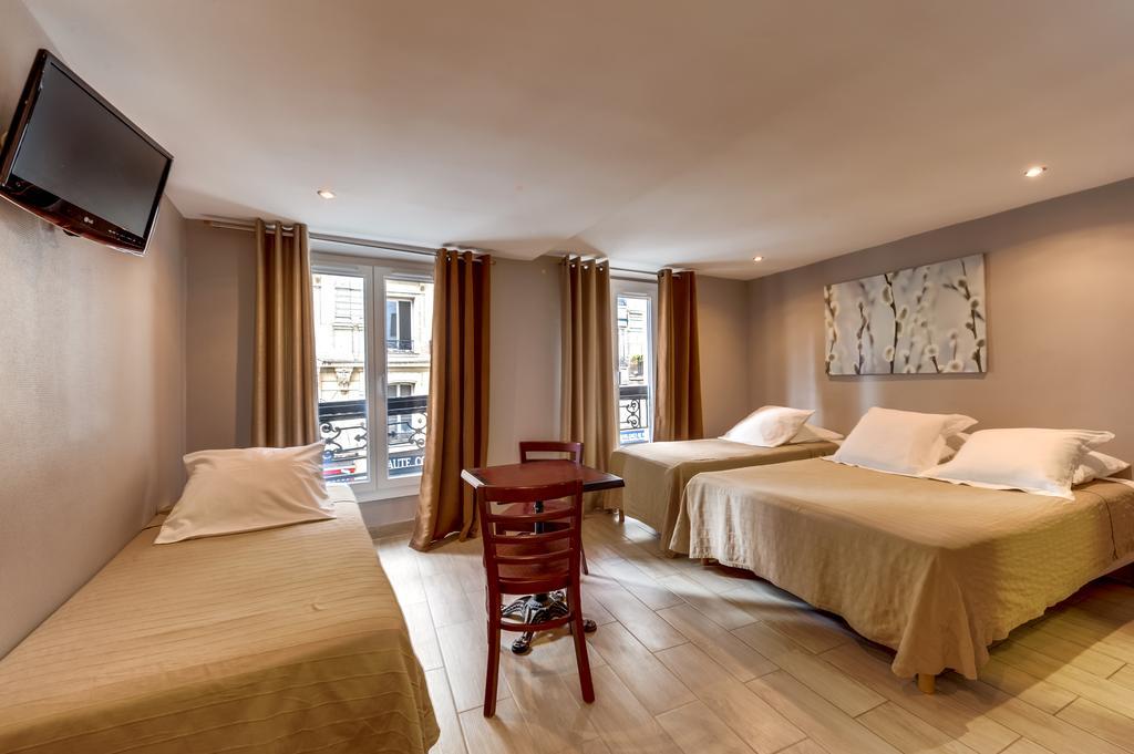 Montmartre Clignancourt Hotel Paris