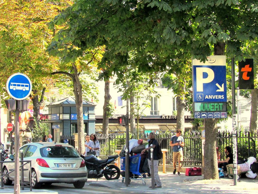 Du Square D'anvers Hotel