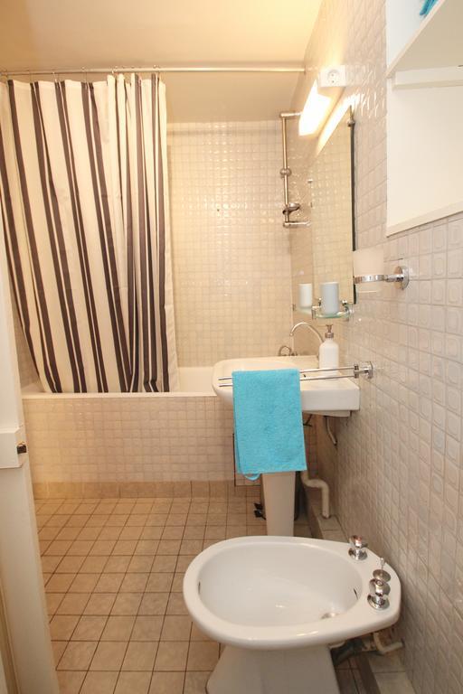 Saint-germain, Quai Voltaire Apartment