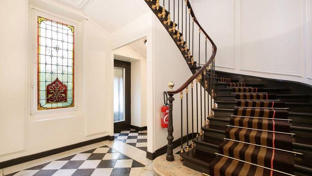 Bed & Breakfast Square