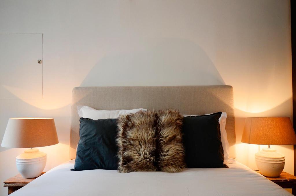 Short Group Temple Serviced Apartment *
