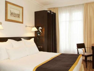Hotel Grand Chicago Paris