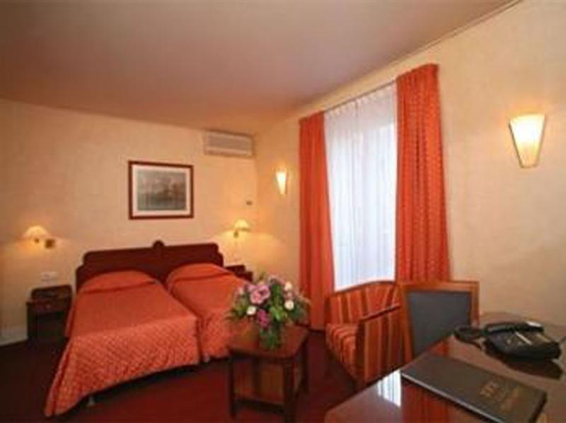 Hotel Ibis Gare Du Nord Tgv Paris