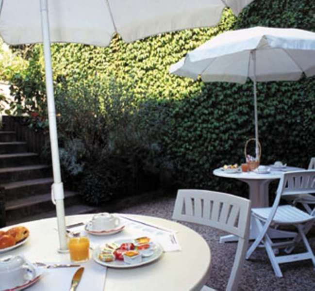 Hotel Timhotel Nation 3*