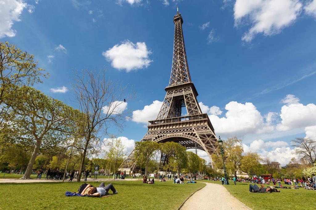 Apartment Lovely Nest Eiffel Tower Bottom *