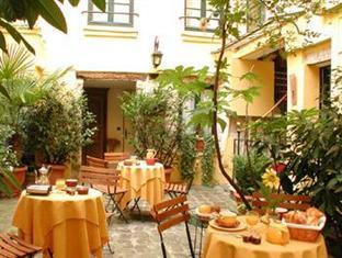 De La Tulipe Hotel