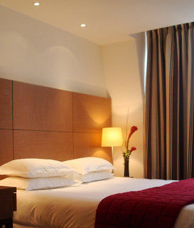 Villathena Paris