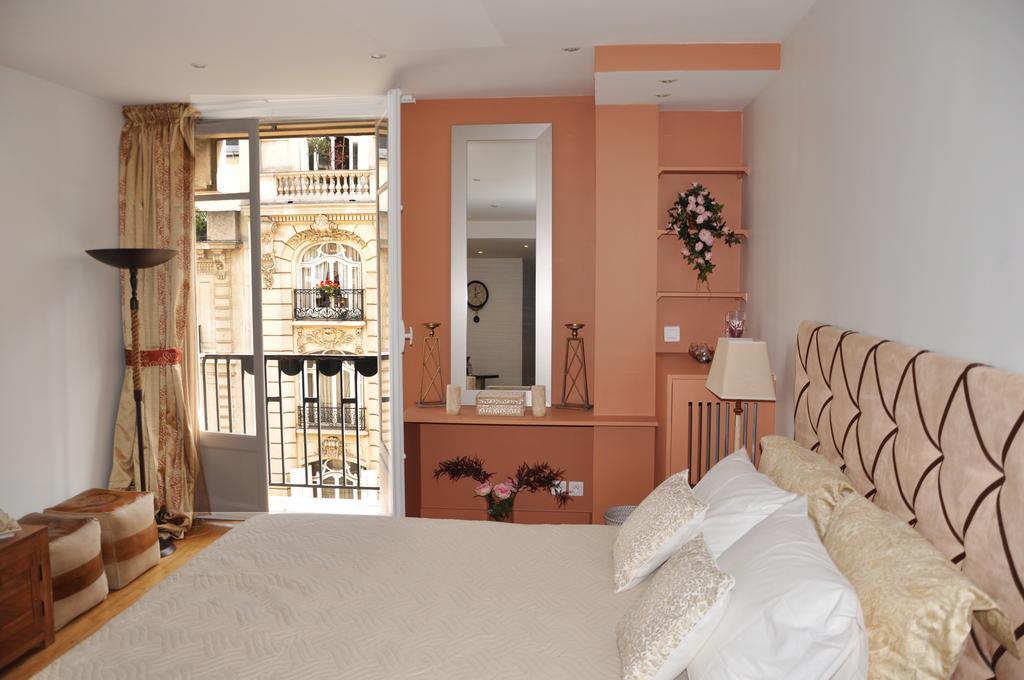 Champs Elysees Executive * Paris