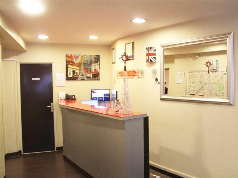 Montmartre Clignancourt Hotel *
