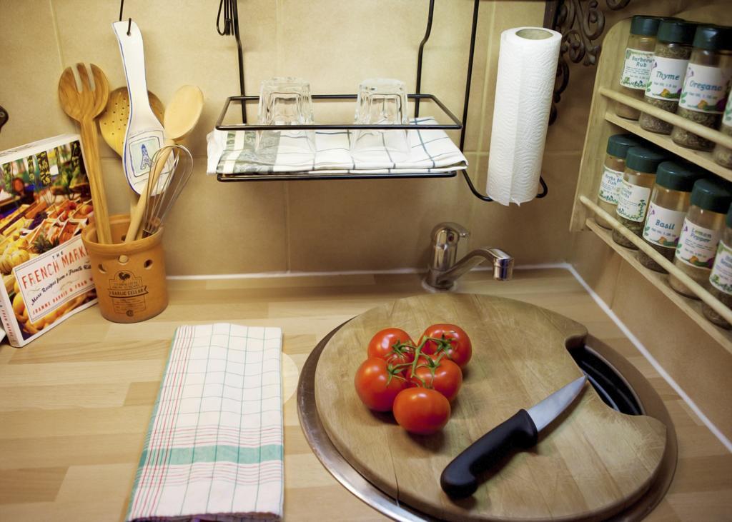 Apartment Studio Jean Pierre Timbaud Paris