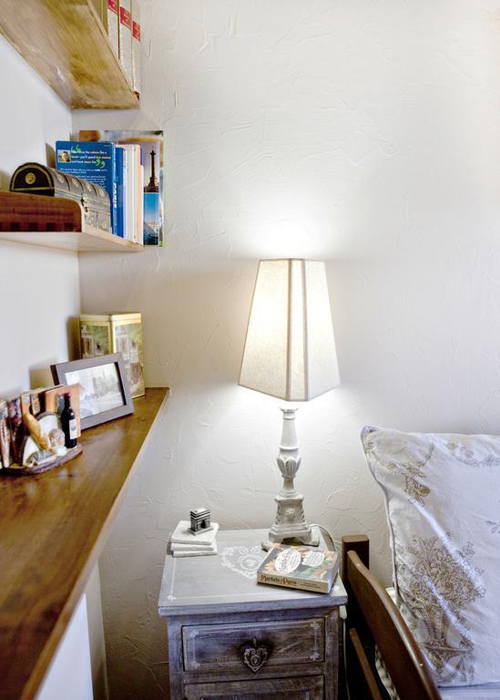 Studio Jean Pierre Timbaud Apartment *