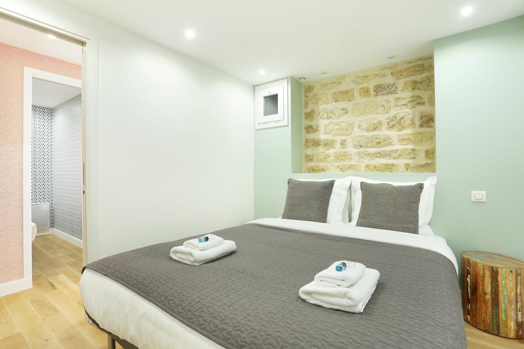 Rent A Room - Charon 3