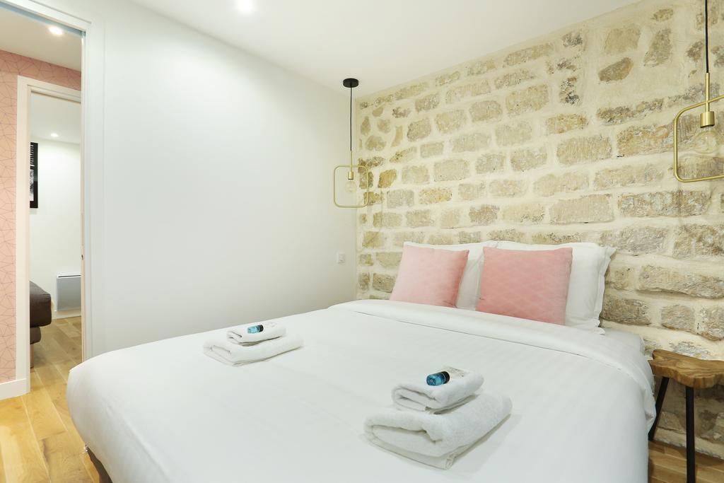 Apartment Rent A Room - Charon 3 *