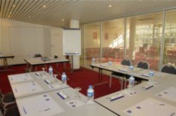 Aparthotel Pavillon Courcelles Parc Monceau 3*