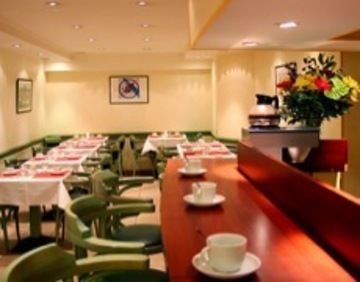 Pavillon Courcelles Parc Monceau Aparthotel 3*