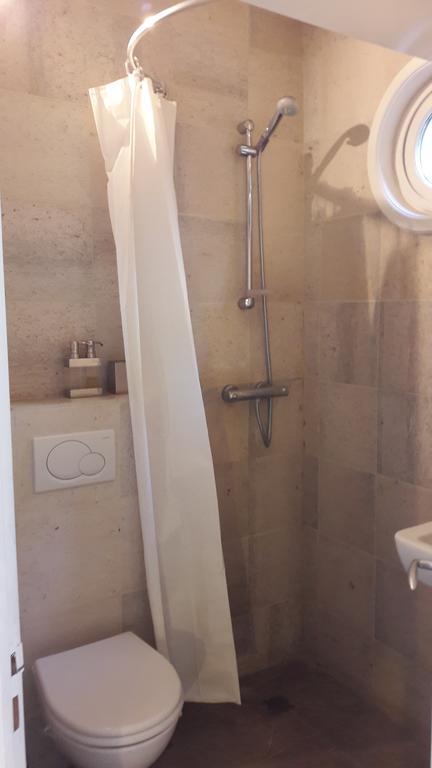 Des Iris Guest house *